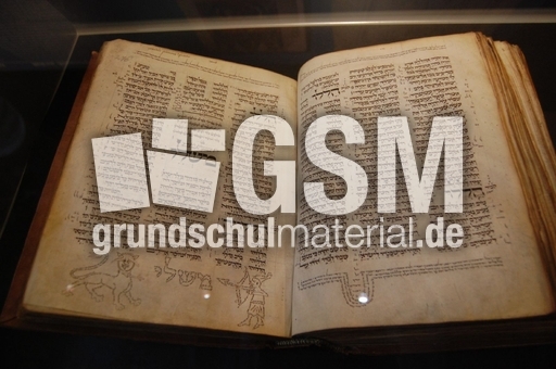 Nationalbibliothek_Prunksaal_20_Hebräisches Buch.JPG